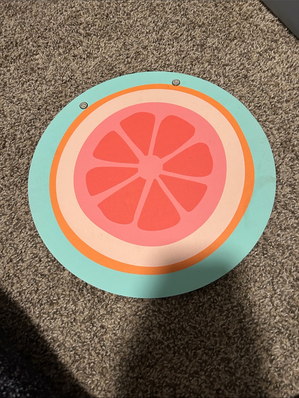 Citrus foam board with a few pins